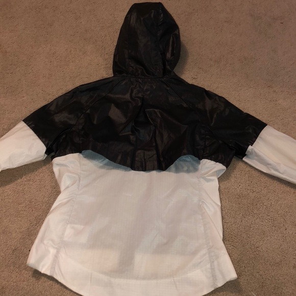 XS Womens nike windbreaker - Picture 4 of 7